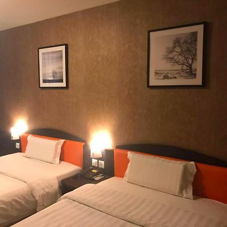 7Days Inn West Liaoyang Road Carrefour Циндао Экстерьер фото