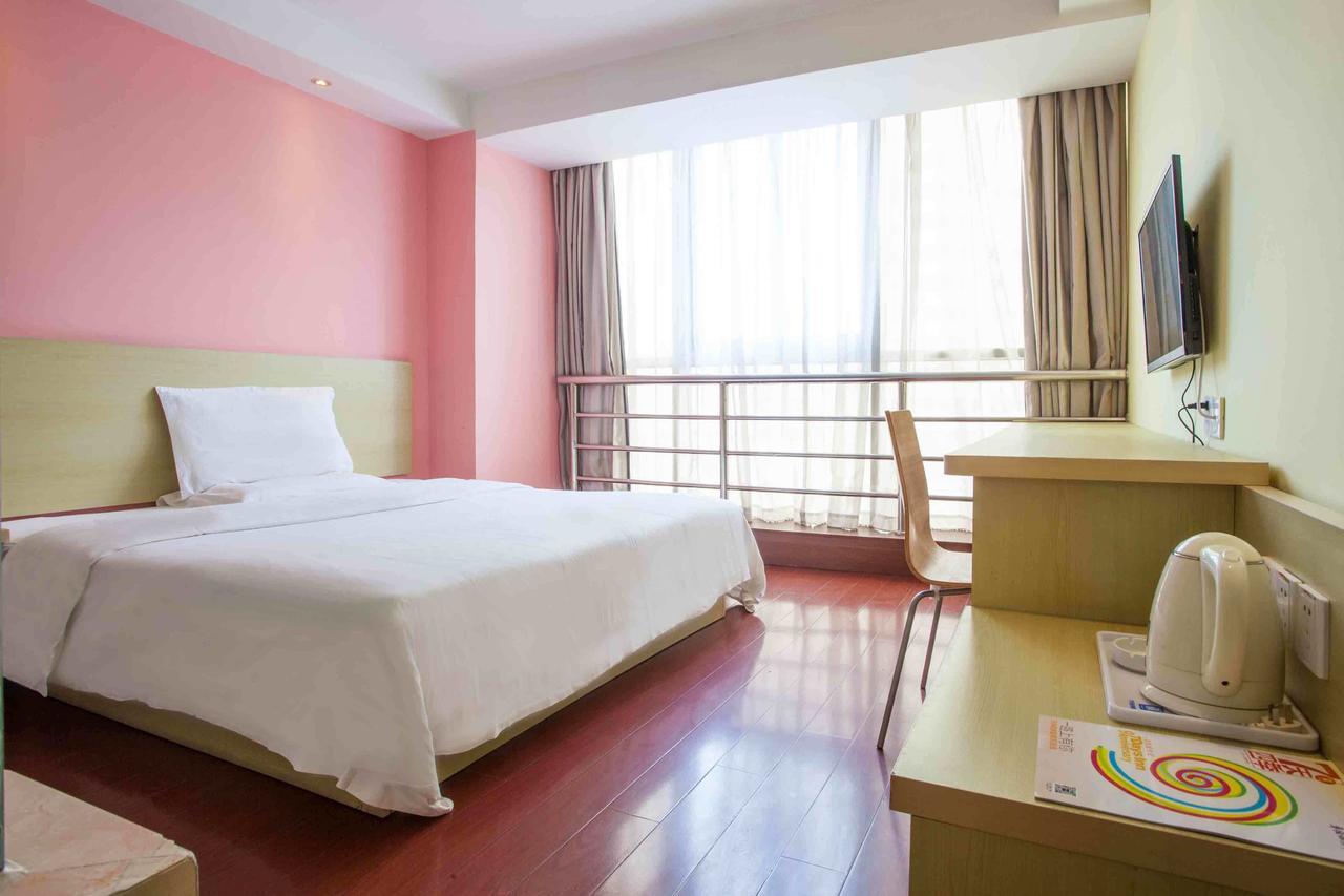 7Days Inn West Liaoyang Road Carrefour Циндао Экстерьер фото